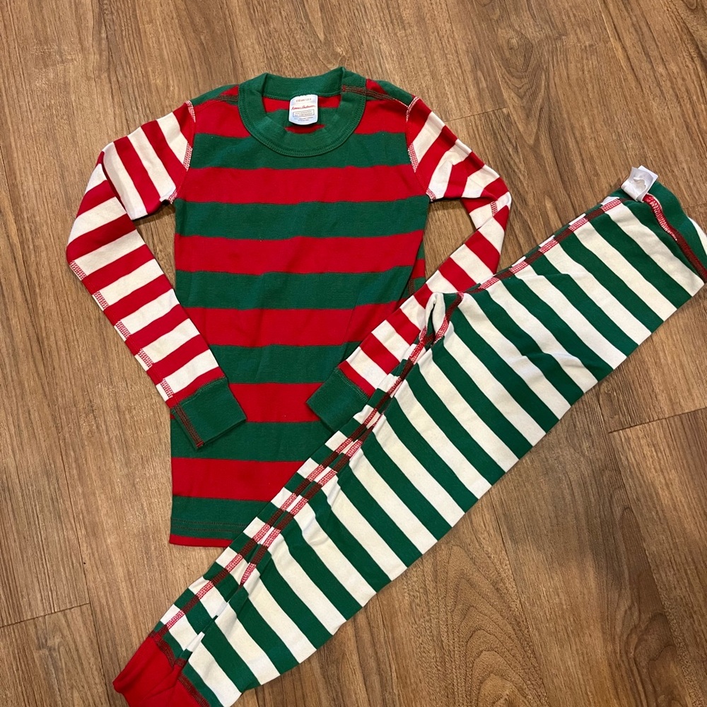 Hanna Andersson long John Pajama set size 5 EUC